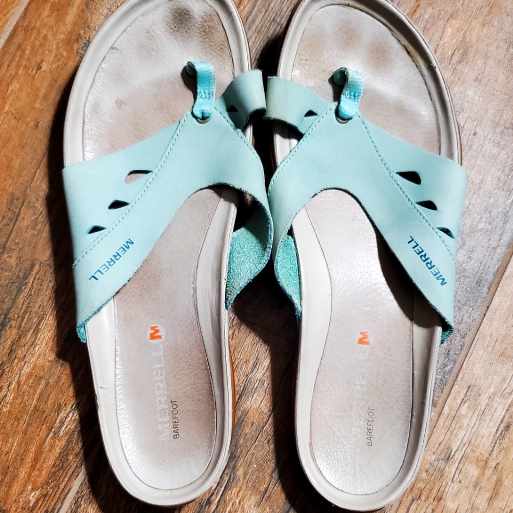 Merrell Barefoot Sandles SIZE 9